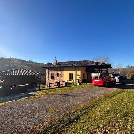 Gasthaus La Casona De Sovina Piloña Exterior foto