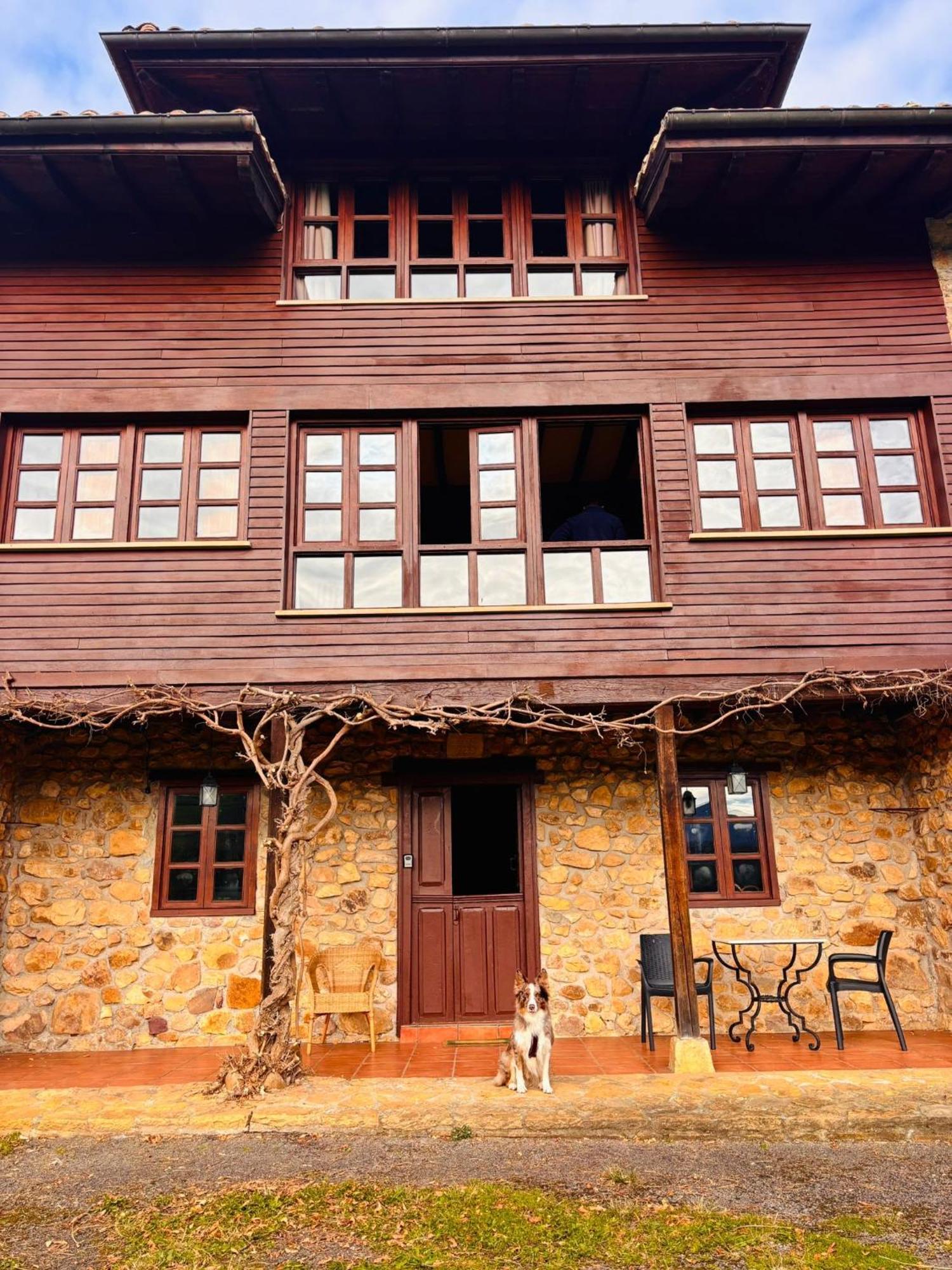 Gasthaus La Casona De Sovina Piloña Exterior foto
